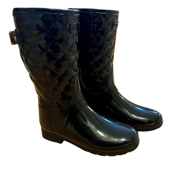 EUC - Hunter Women’s Refined Gloss Quilted Short Boot - Size 6, Black - Picture 1 of 5
